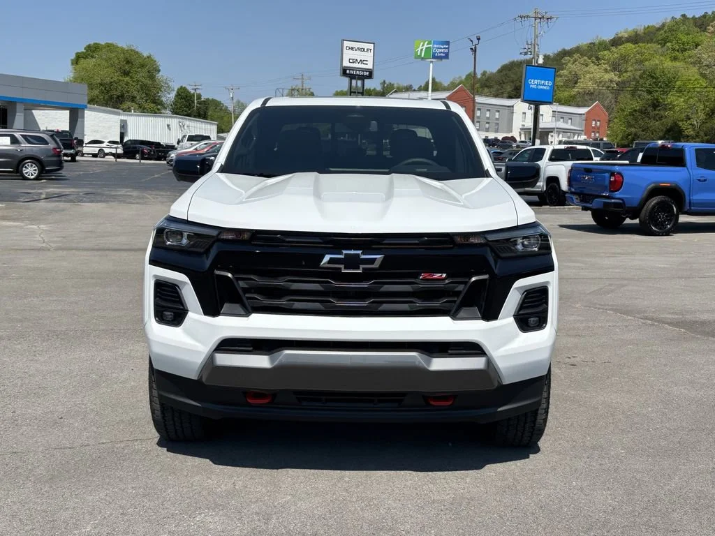New 2026 Summit White Chevrolet Z71 image 5