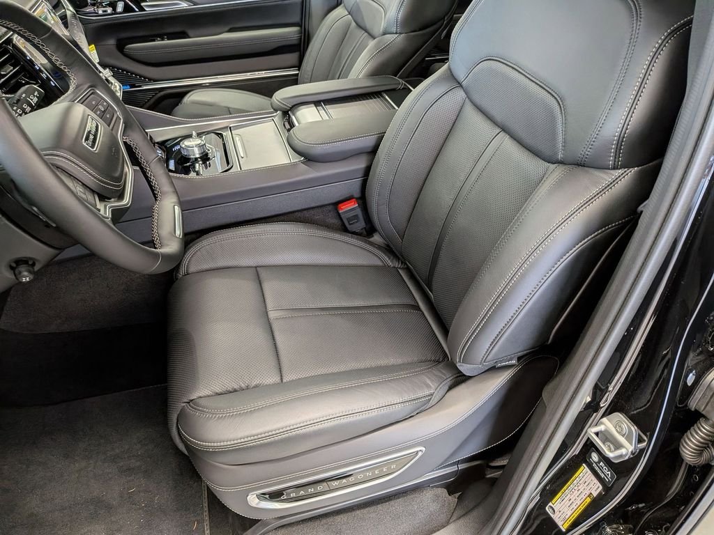 New 2026 High Gloss Black Exterior Paint Jeep Summit Obsidian image 26