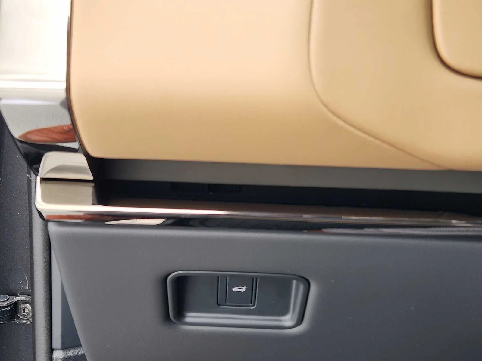 New 2026 Carpathian Grey LAND ROVER Dynamic SE image 21
