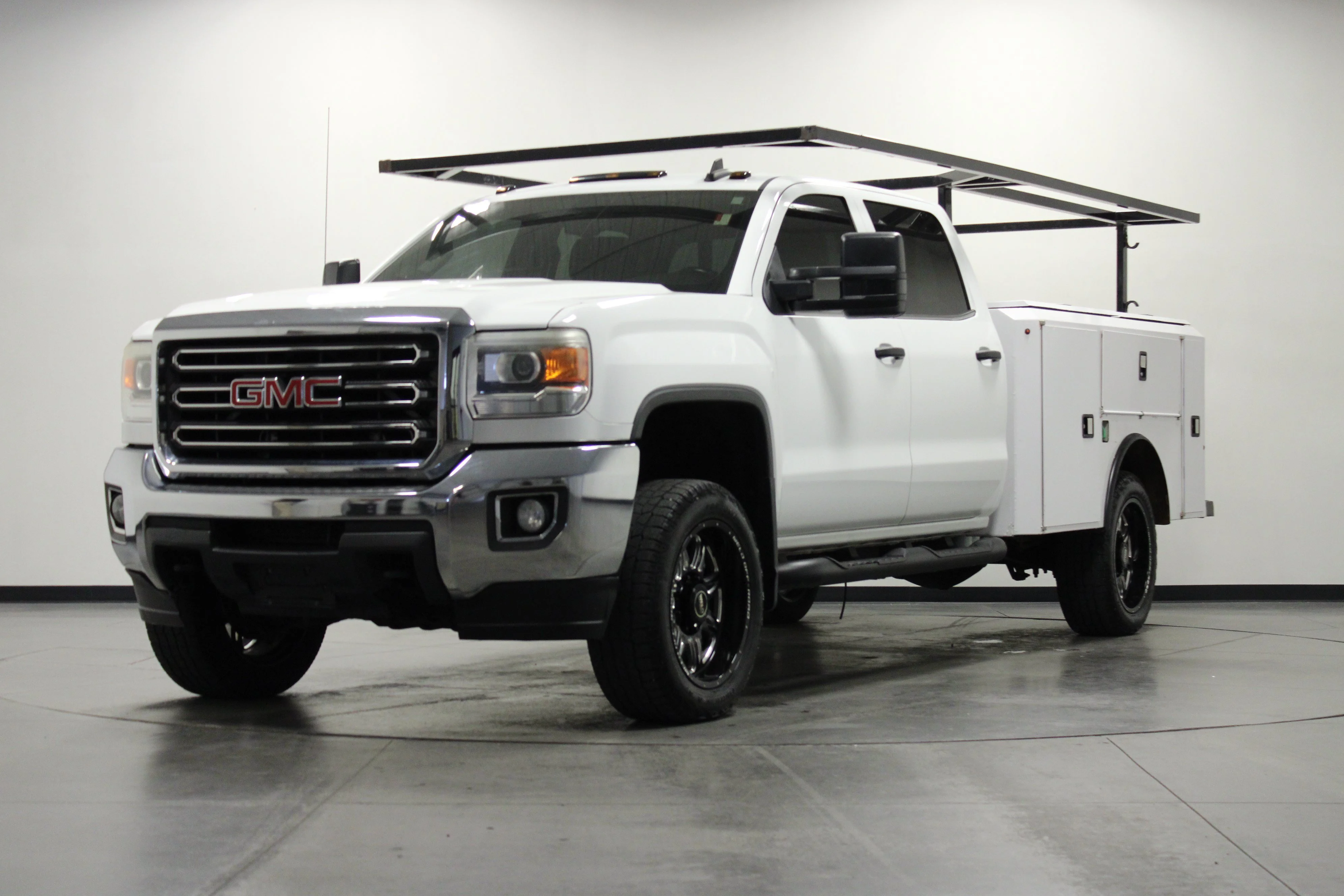 Used 2015 SUMMIT WHITE GMC SLE image 8