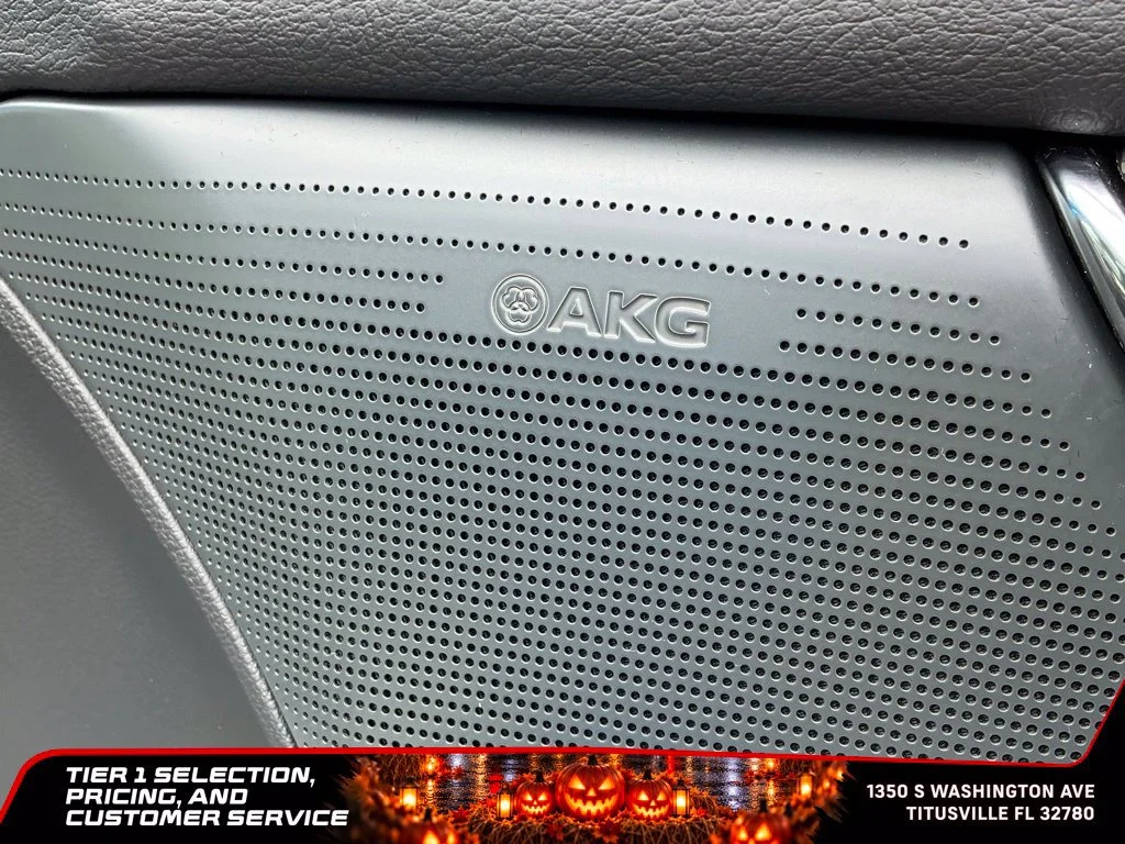 Used 2025 Coastal Blue Metallic Cadillac V-Series image 16