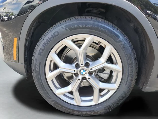 Used 2022 Black BMW xDrive30i image 40