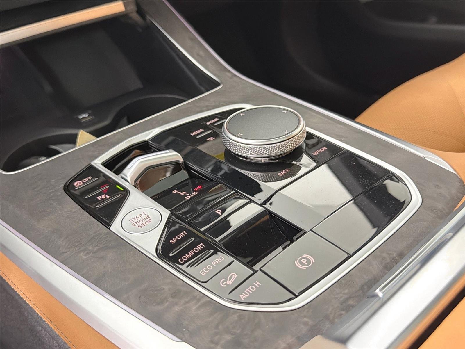 New 2026 Mineral White Metallic BMW xDrive40i image 17