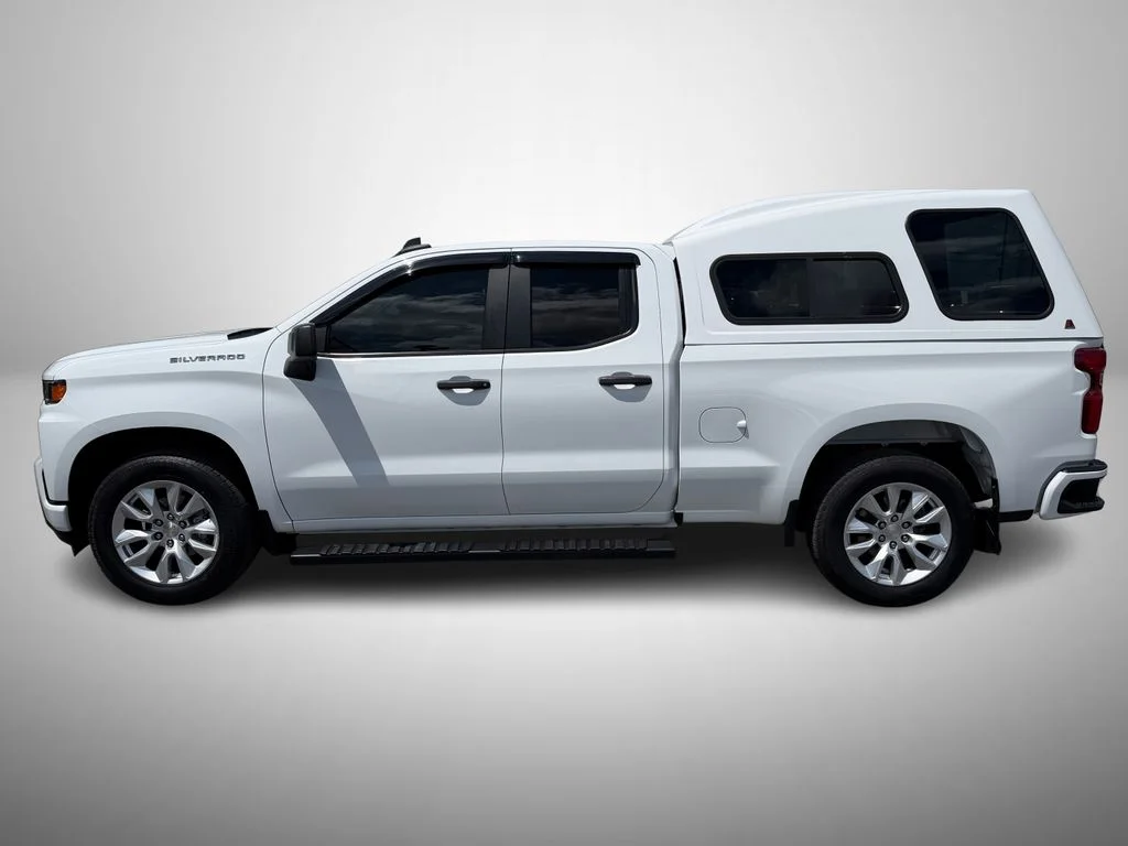 Used 2021 White Chevrolet Custom image 5