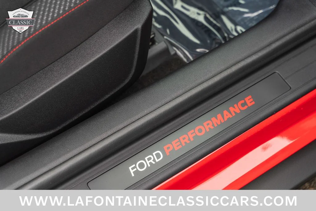 Used 2017 Red Ford Shelby GT350R image 37