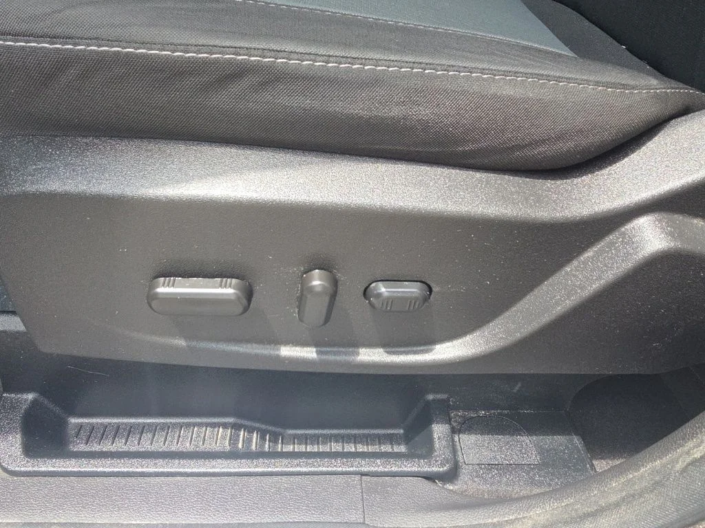 Certified Used 2018 Ingot Silver Ford SE image 12