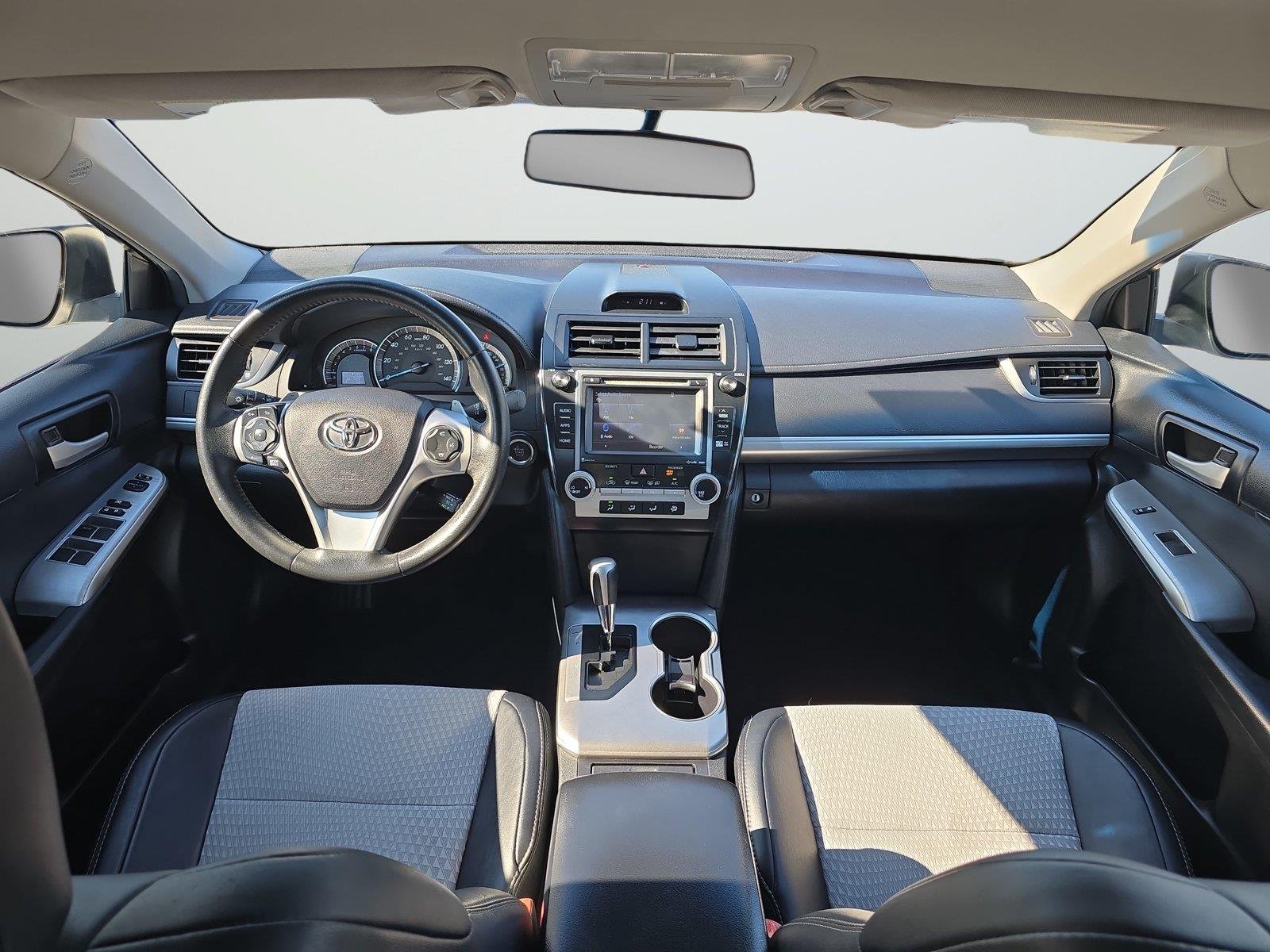 Used 2014 Super White Toyota SE V6 image 13