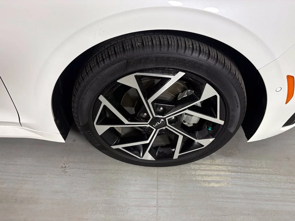 Used 2025 White Kia EX image 10