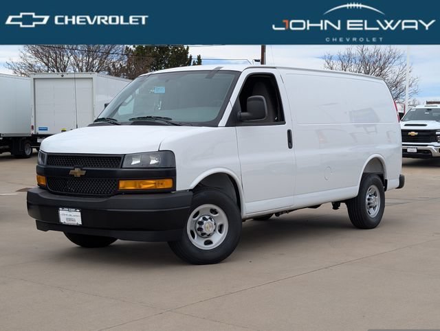 New 2026 Summit White Chevrolet 1WT image 1