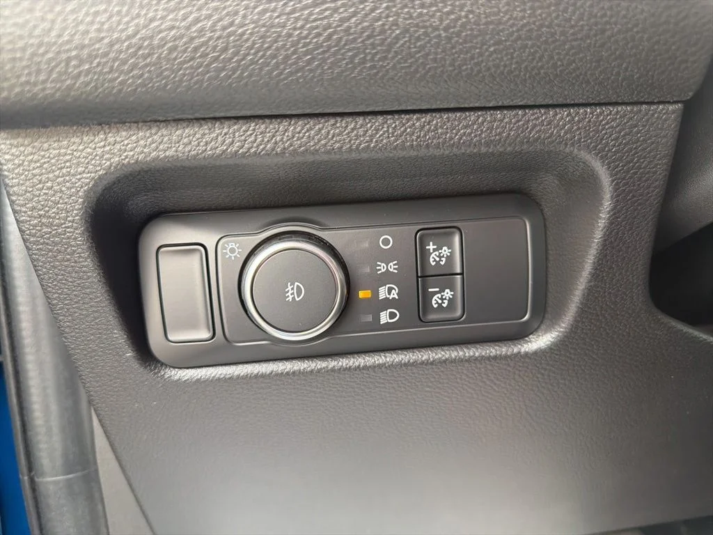 New 2025 Blue Ford XLT image 17