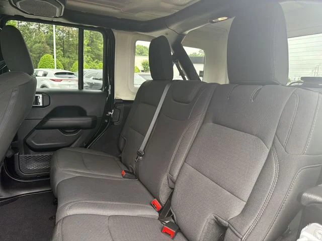 Used 2023 Black Jeep Sahara image 21