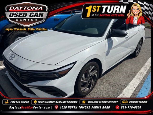 Used 2025 White Hyundai SEL Sport image 1
