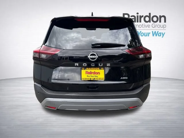 Used 2022 Super Black Nissan S image 6