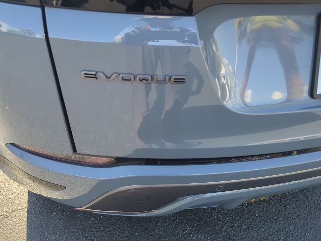 Used 2020  Land Rover First Edition image 10