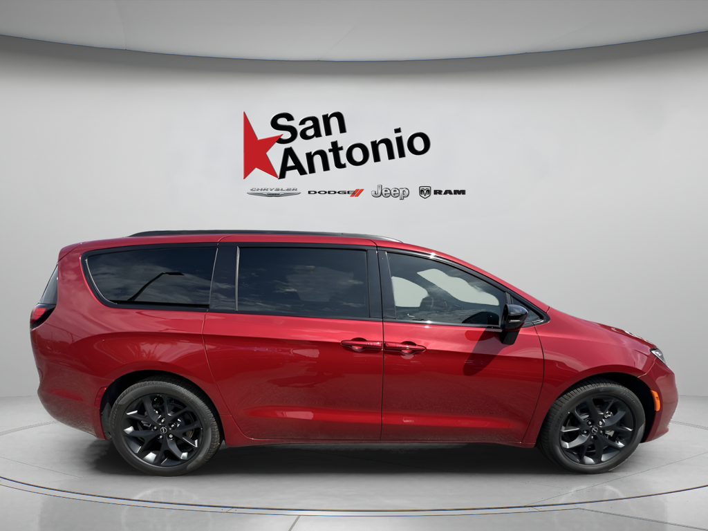 New 2026 Red Hot Pearl-Coat Exterior Paint Chrysler Select image 27