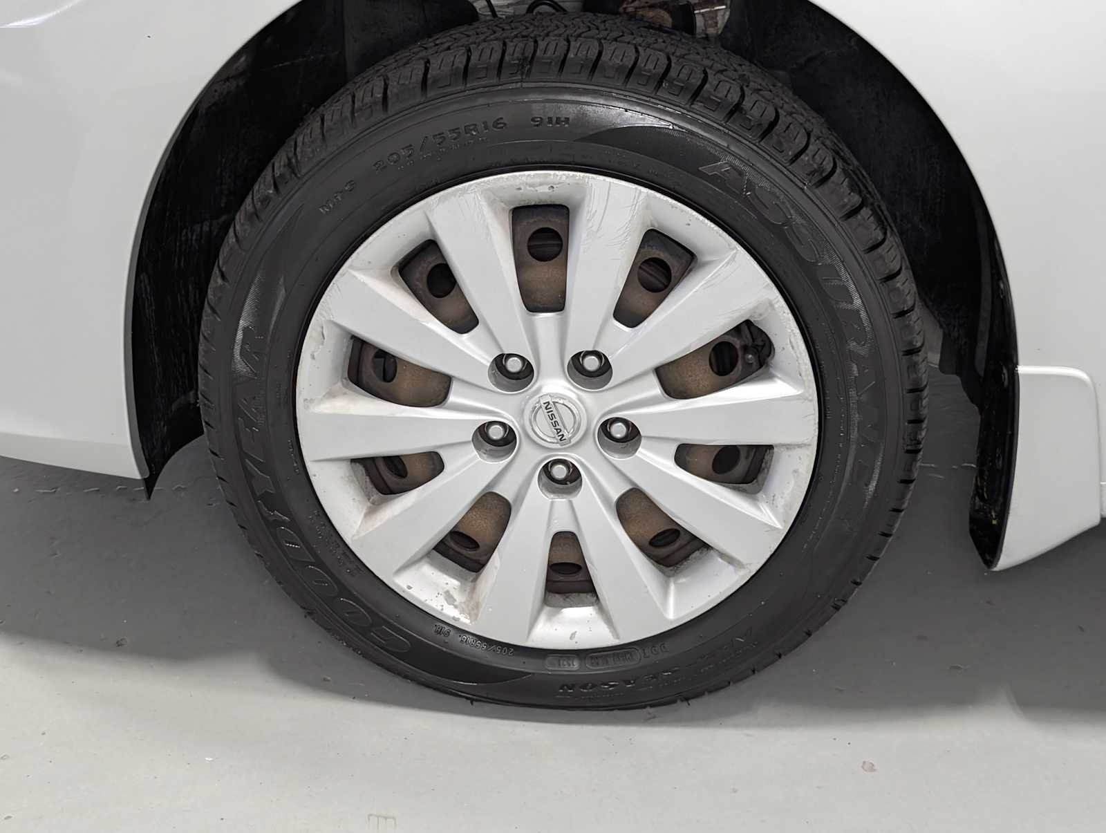 Used 2017 Brilliant Silver Nissan S image 3