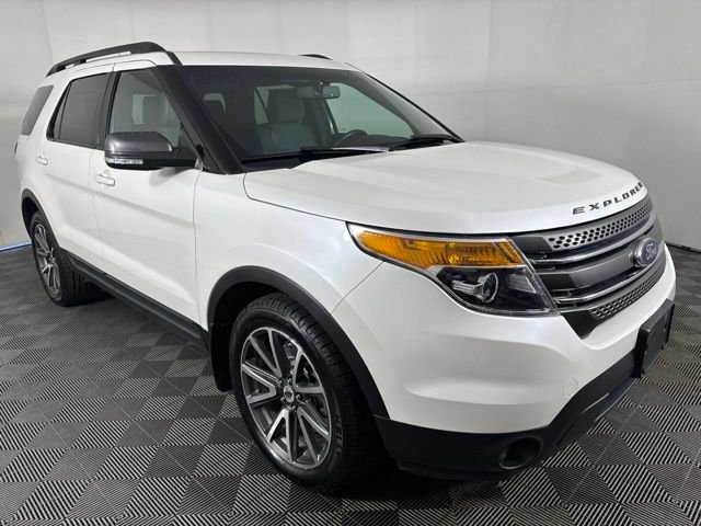 Used 2015 White Ford XLT image 1