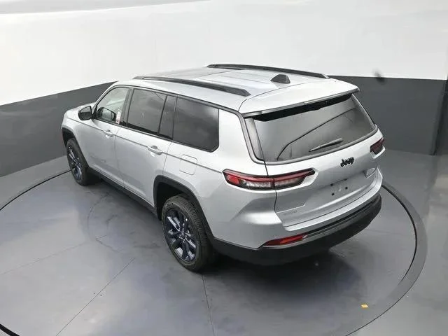 New 2026 Silver Zynith Jeep 85th Anniversary Edition image 15