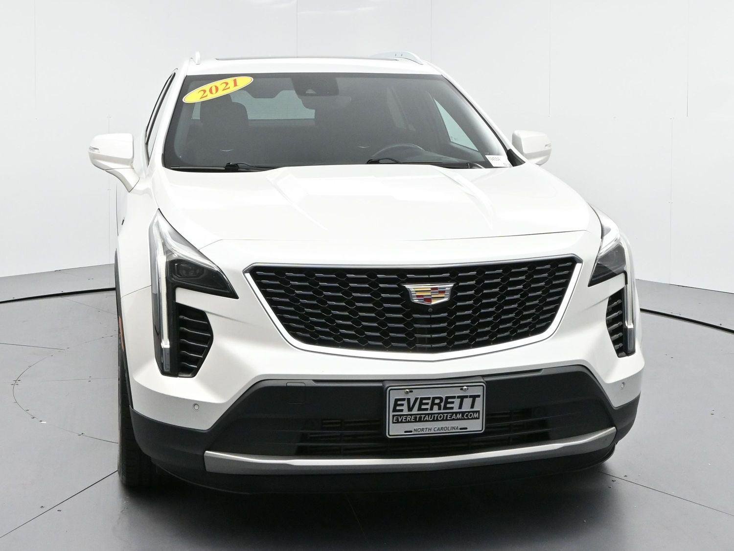 Used 2021 CRYSTAL WHITE TRICOAT Cadillac AWD Premium Luxury image 2