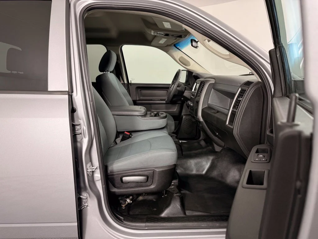 Used 2019 Silver Ram Tradesman image 18