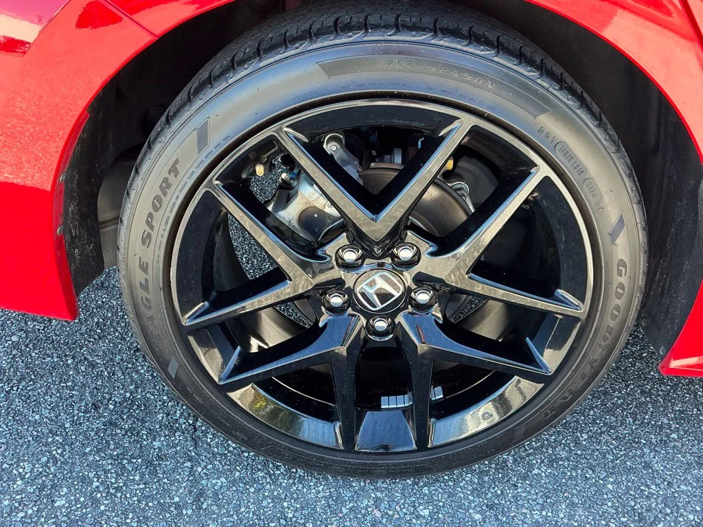 Used 2025  Honda Sport image 17
