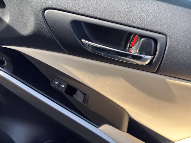 Used 2016 Black Lexus  image 20