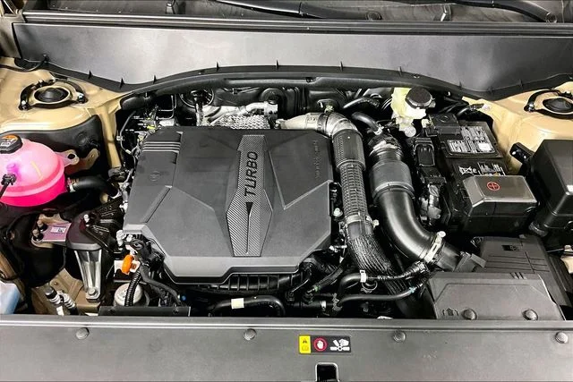 New 2027 Brown Kia X-Line SX image 2