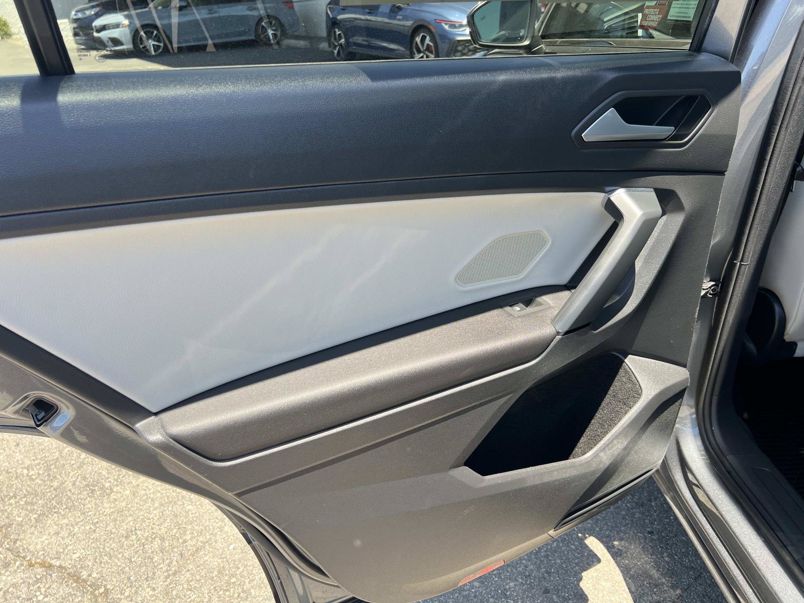 Used 2019 Platinum Gray Metallic Volkswagen SE image 20