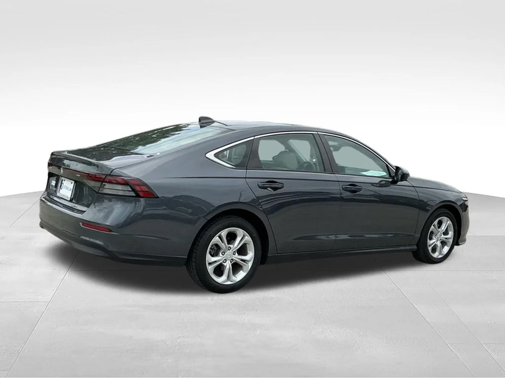 Used 2024  Honda LX image 16