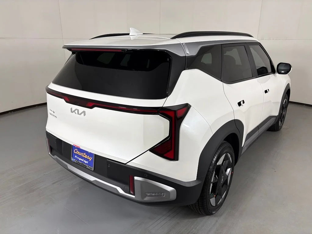 New 2027 Snow White Pearl Kia EX image 8