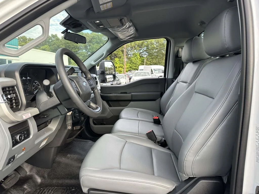 New 2024 Oxford White Ford F-350® XL image 14