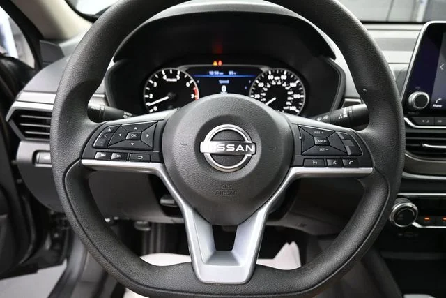 Used 2025 Gray Nissan 2.5 SV image 24