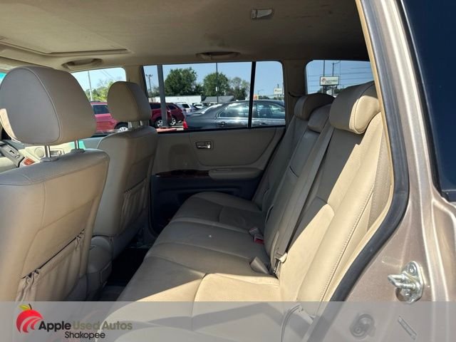 Used 2006 Gold Toyota Limited image 8
