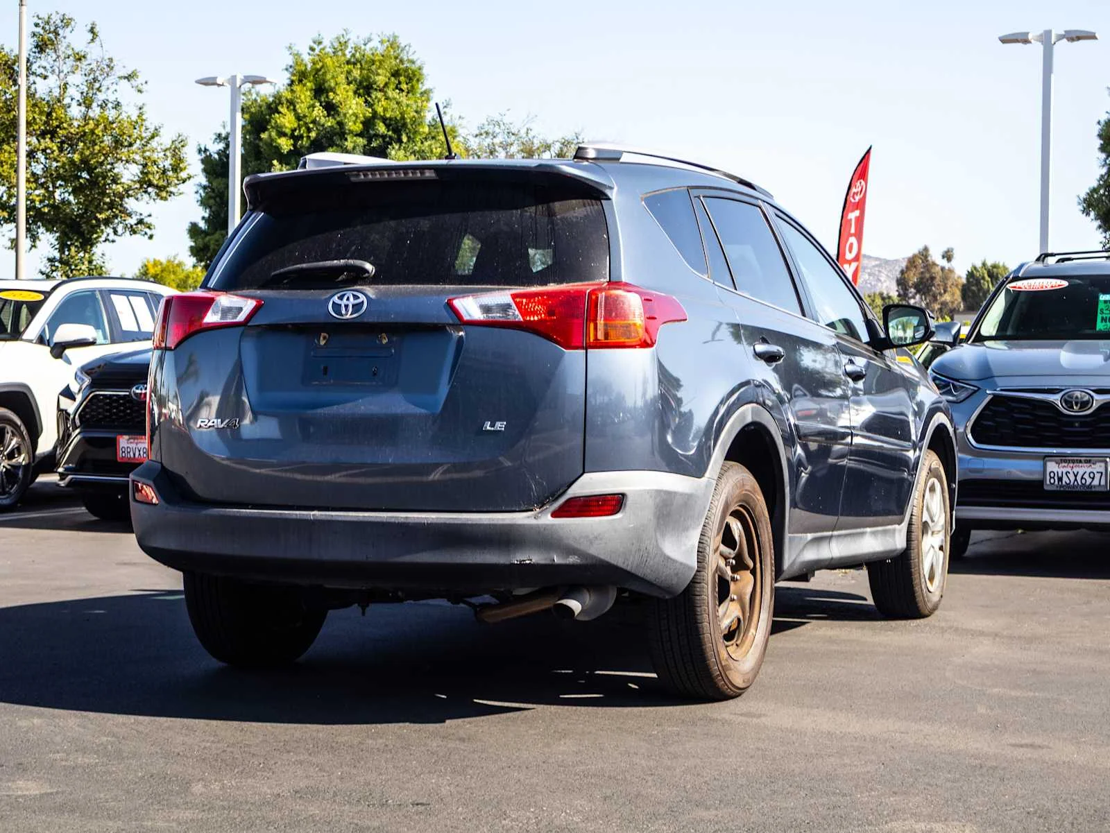 Used 2013 Shoreline Blue Pearl Toyota LE image 6