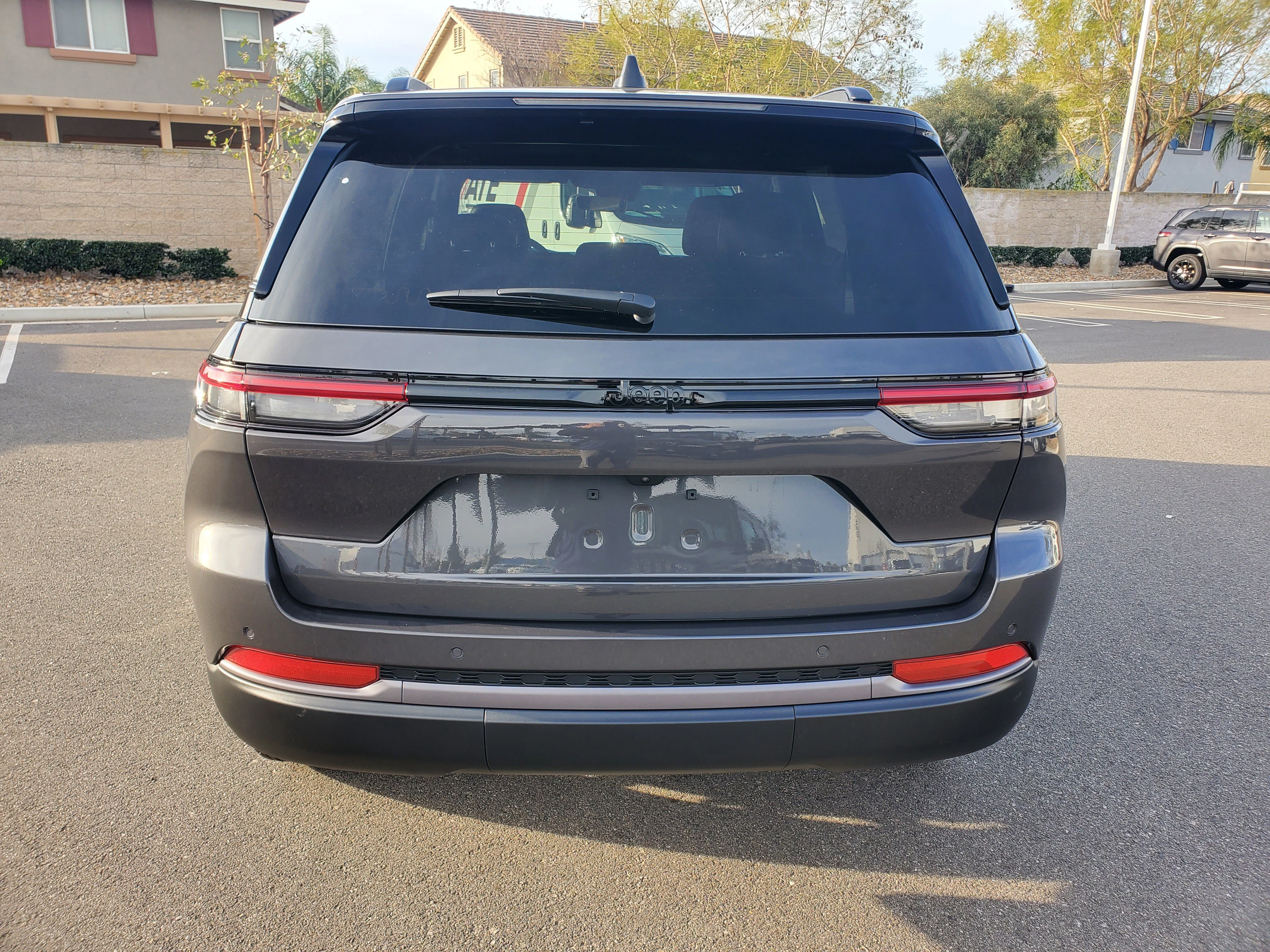 New 2026 Baltic Gray Metallic Clear-Coat Exterior Paint Jeep Altitude image 3