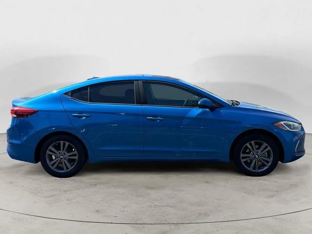 Used 2017 Blue Hyundai SE image 4