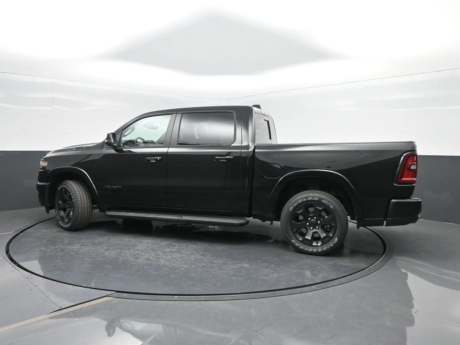 New 2026 Diamond Black Crystal Pearl-Coat Exterior Paint RAM Big Horn image 41