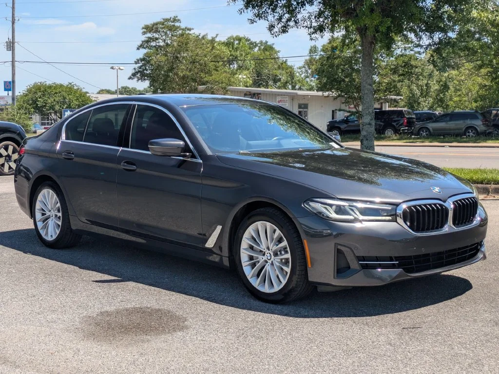 Used 2023 Gray BMW 530i image 7