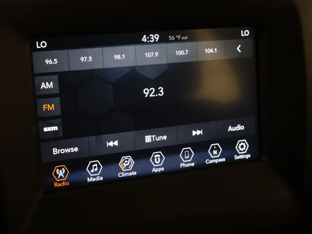 Used 2019 Laser Blue Pearlcoat Jeep Latitude image 39