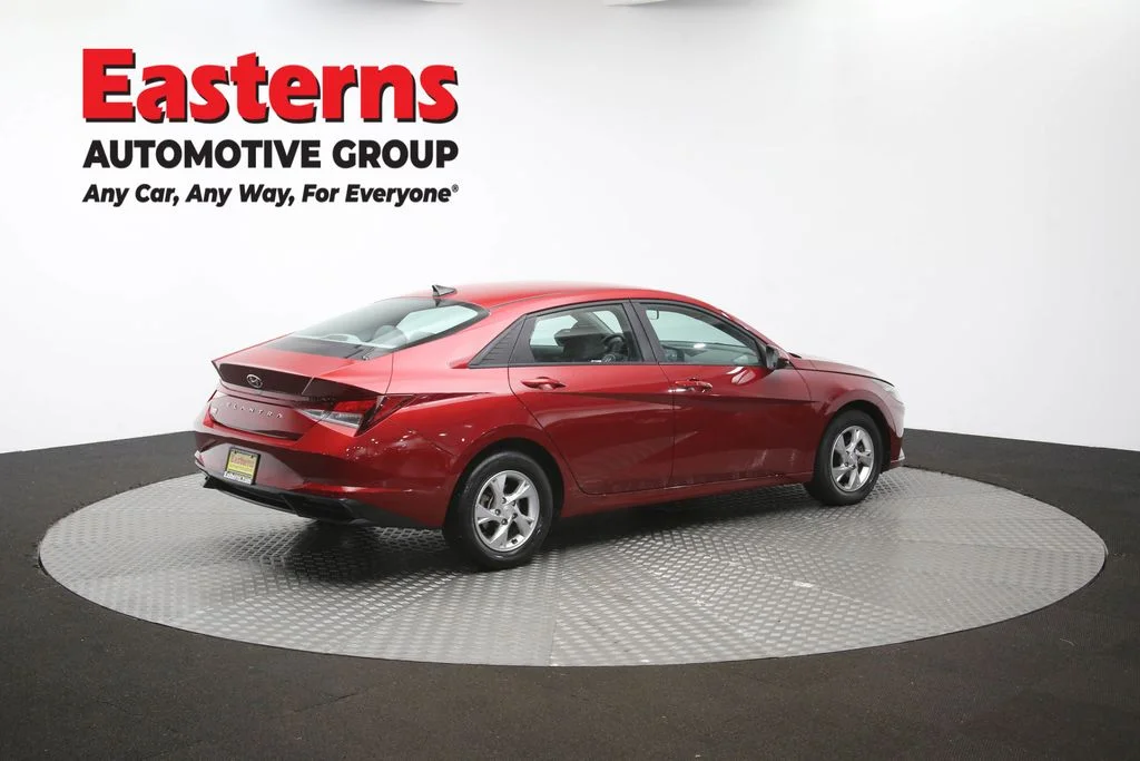 Used 2023 Red Hyundai SE image 41