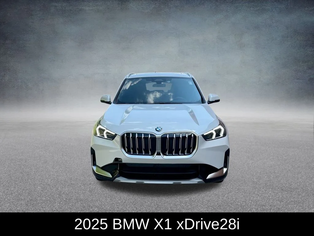 Used 2025 White BMW xDrive28i image 3
