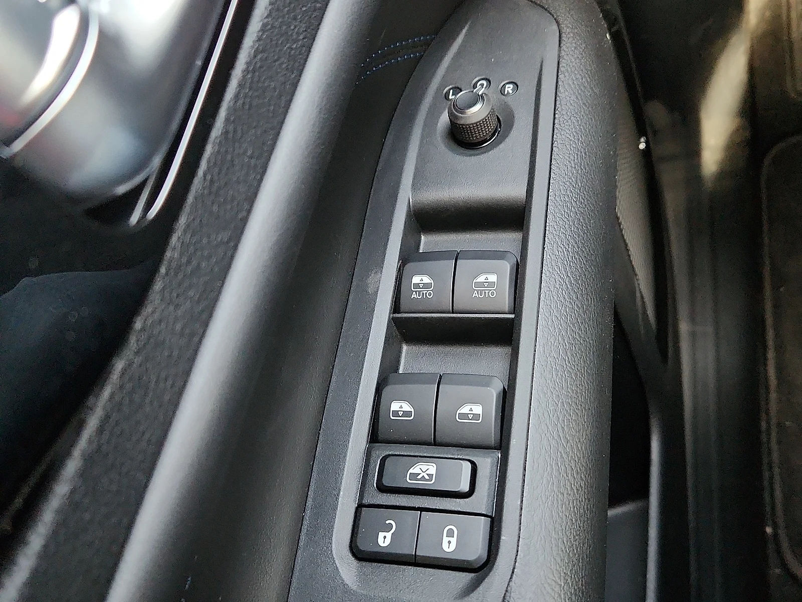New 2026 White Jeep LATITUDE ALTITUDE 4X4 image 17
