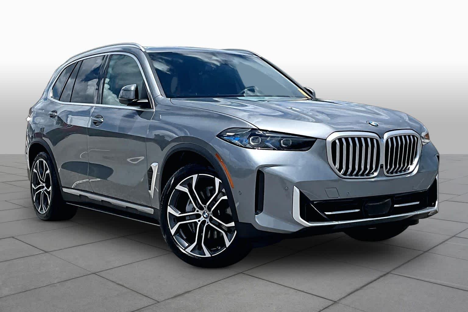 Used 2025 Skyscraper Grey Metallic BMW sDrive40i image 3