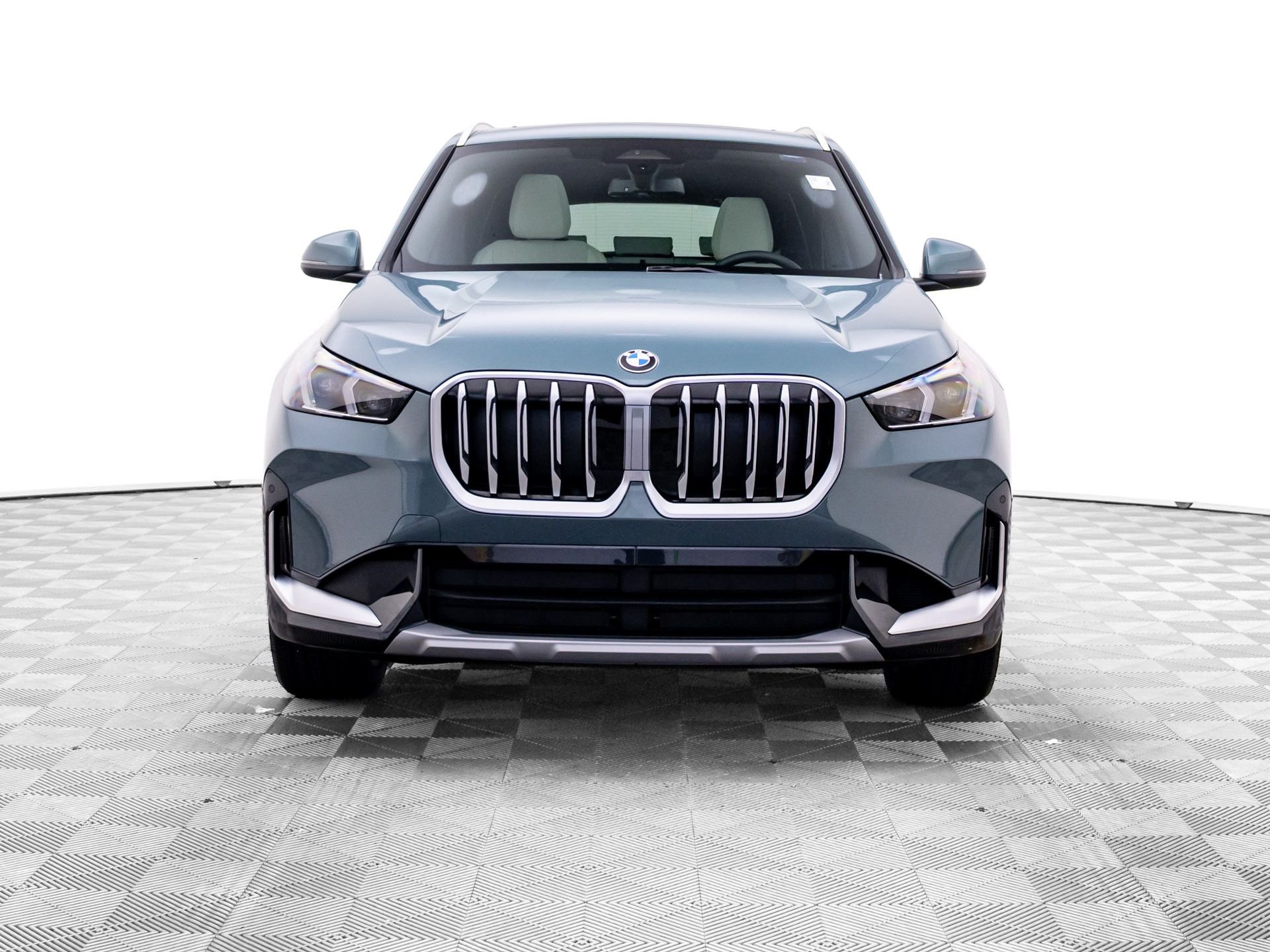 New 2027 Cape York Green Metallic BMW xDrive28i image 9