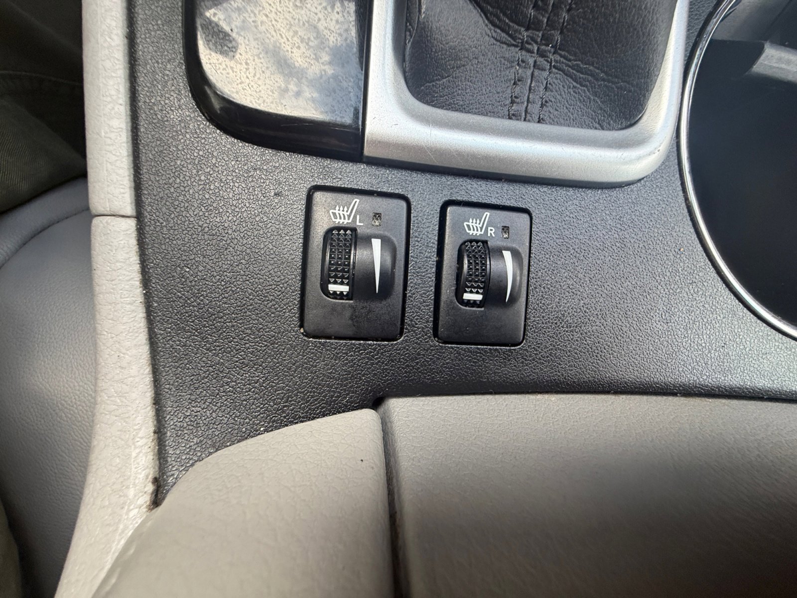 Used 2017 Blizzard Pearl Toyota XLE image 25