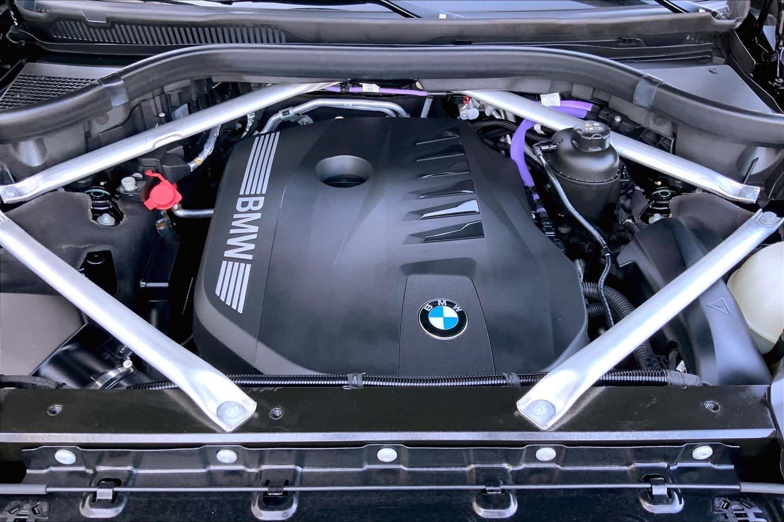 Certified Used 2024 Black Sapphire Metallic BMW xDrive40i image 30