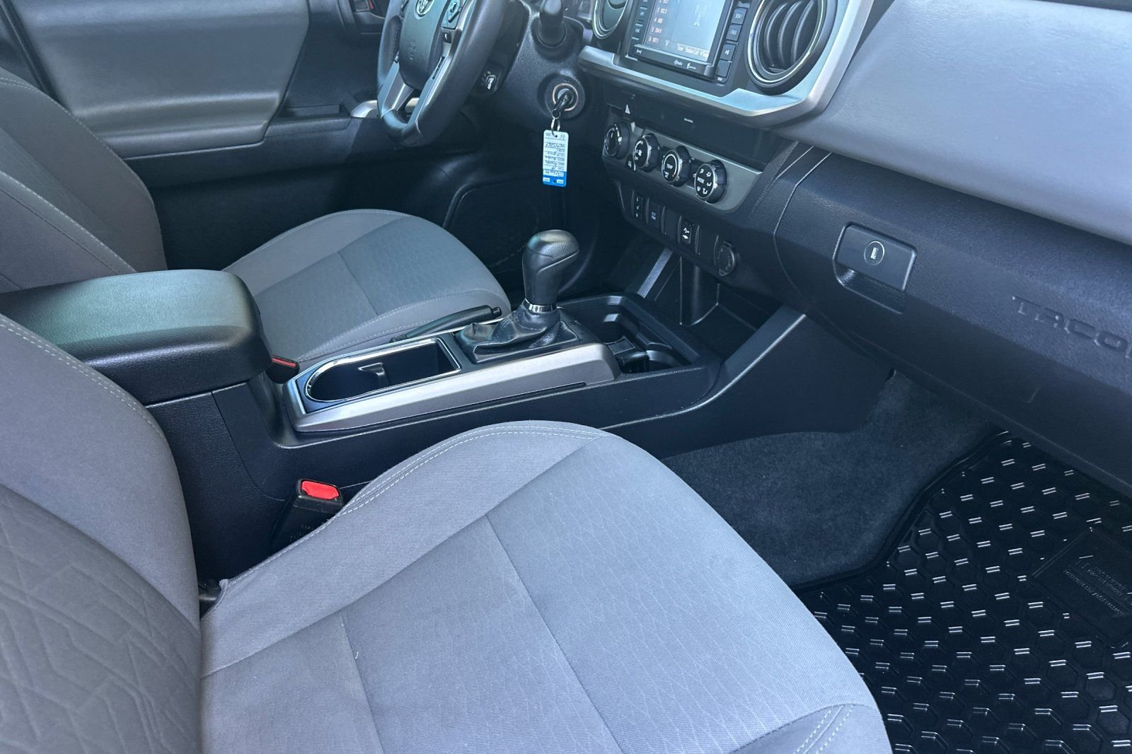 Used 2019  Toyota SR5 image 15