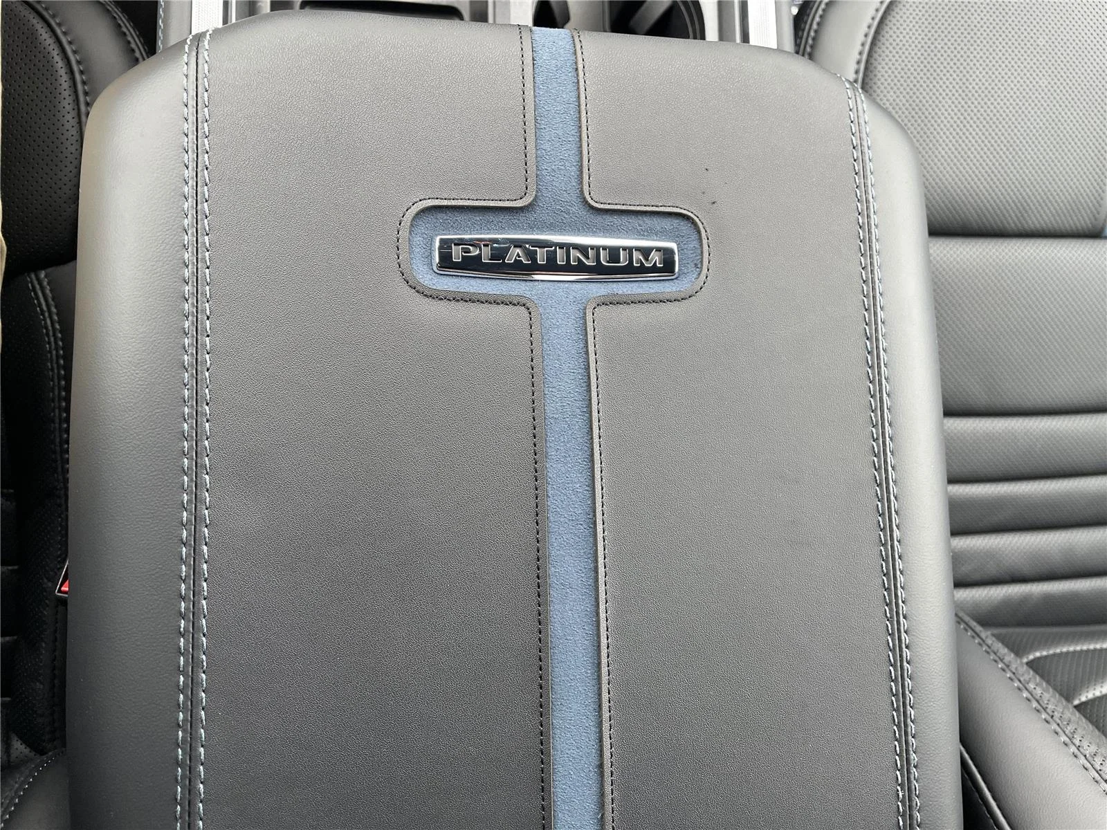 New 2026 Star White Metallic Tri-Coat Ford Platinum image 27