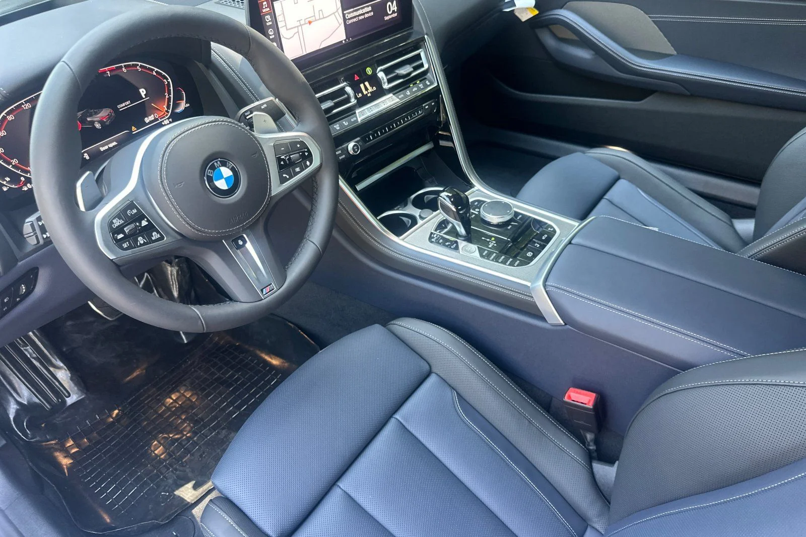 2026 BMW 8 Series 840i - Photo 7
