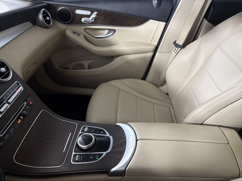 2019 Mercedes-Benz GLC GLC300 - Photo 15